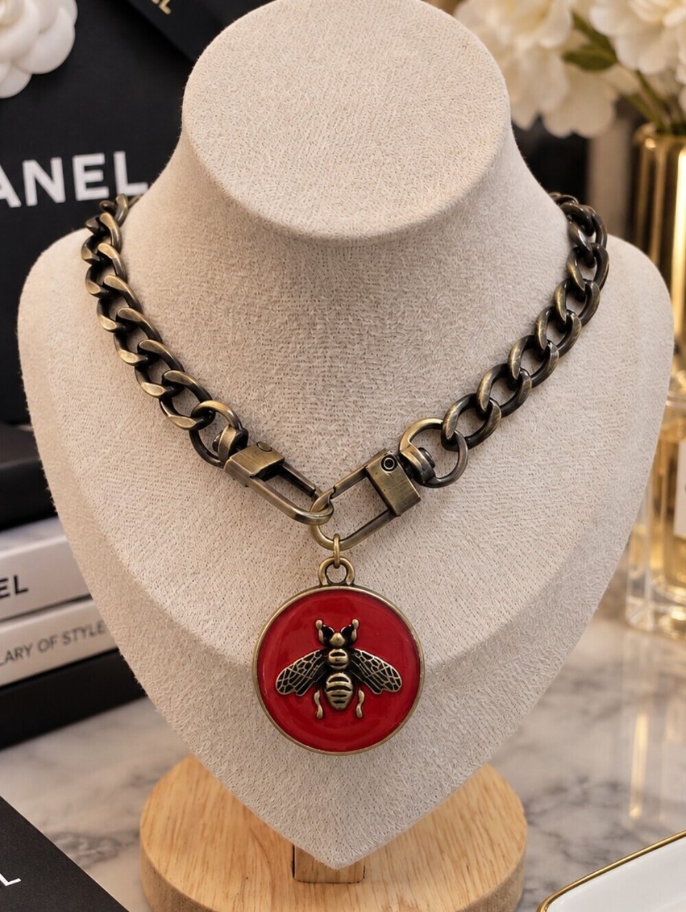 Gucci Red Enamel Bee Medallion Pendant Aged Brass Made In Italy Michele Era